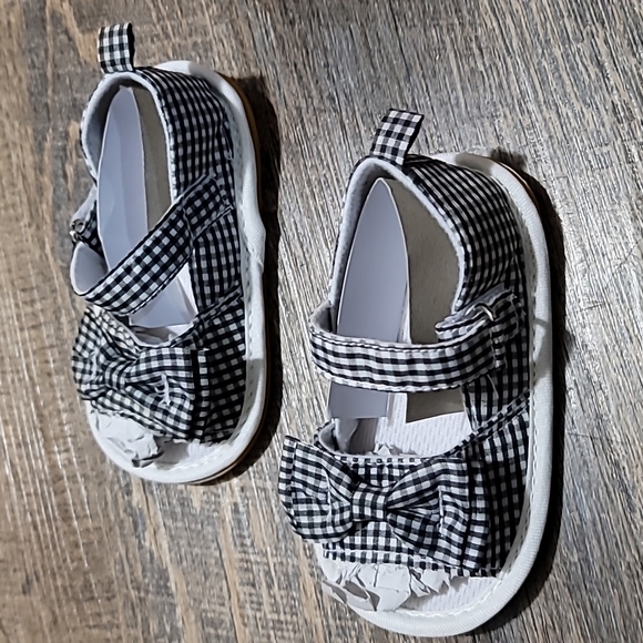 NWT New baby sandals rubber soles lots of grip size 120 checkered with front bow - Picture 5 of 11